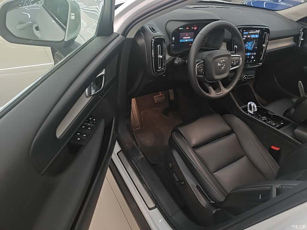 Volvo XC40, 2025 16