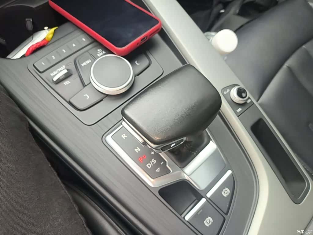 Audi A4L, 2018 14