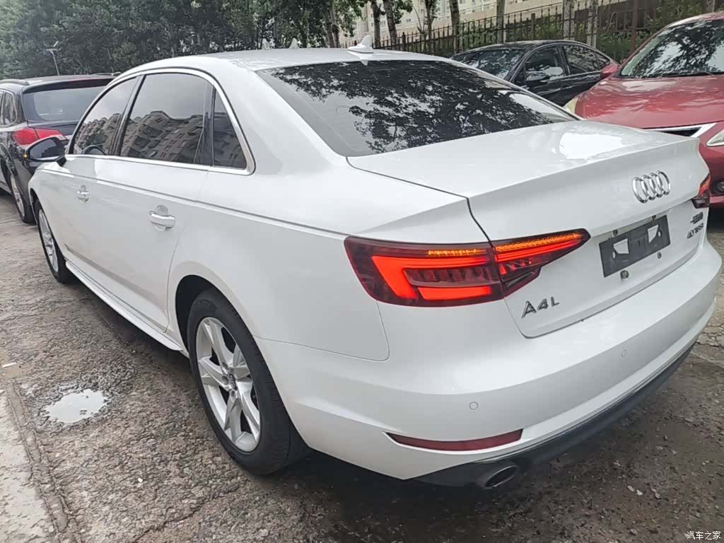Audi A4L, 2018 все фото