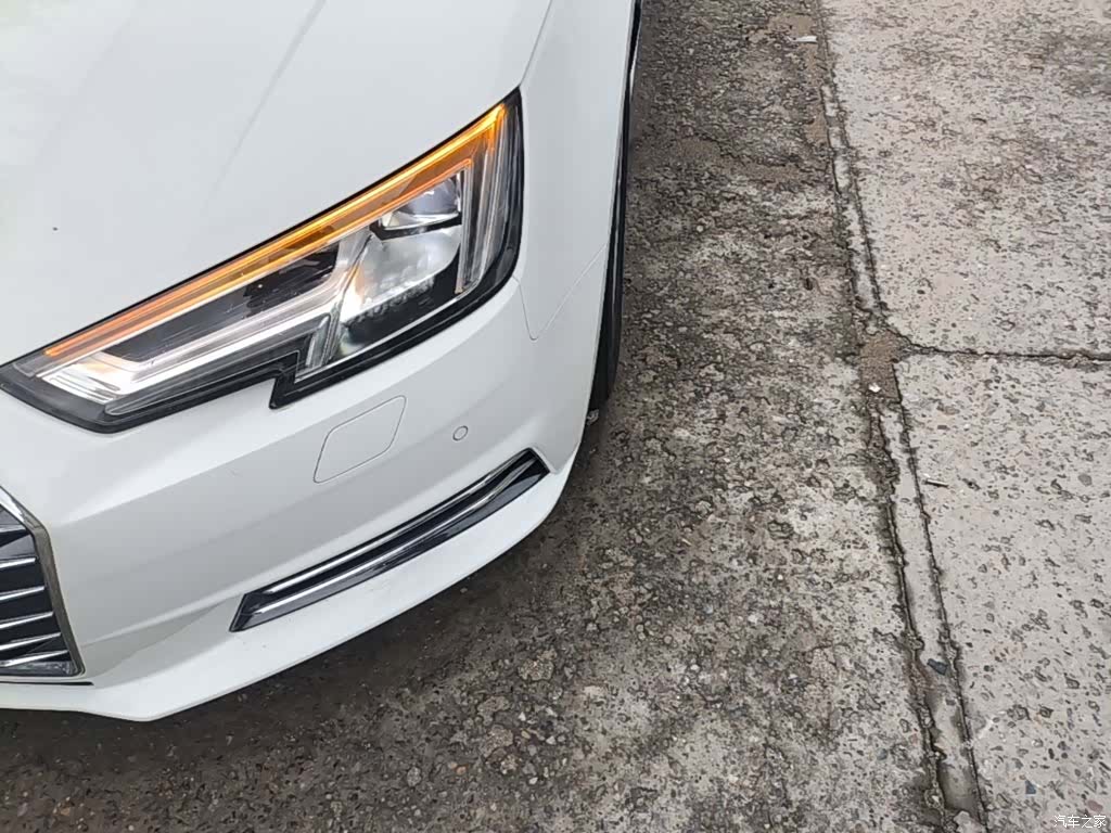 Audi A4L, 2018 24