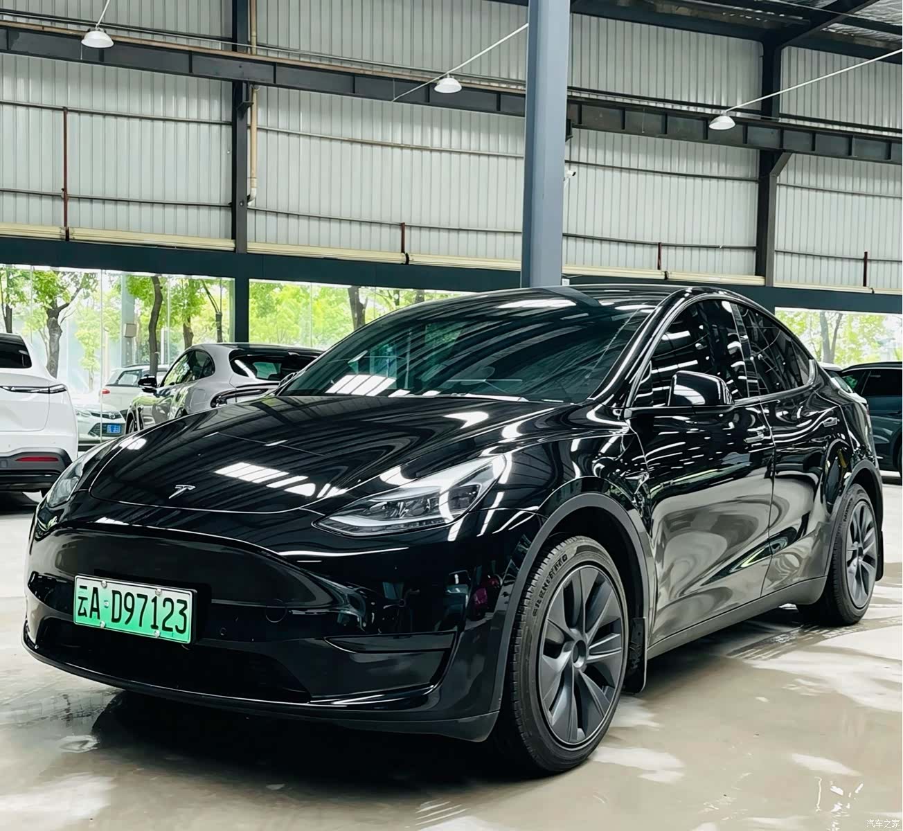 Tesla Model Y, 2024 1