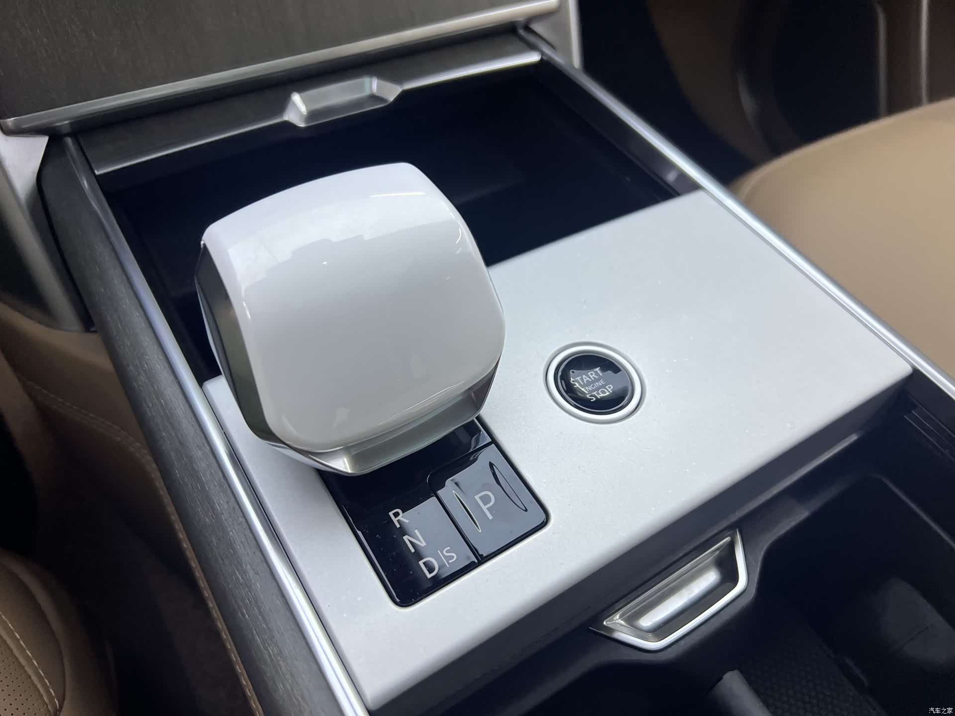 Land Rover Range Rover, 2024 15