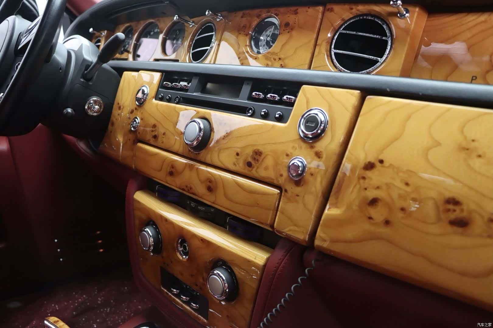 Rolls-Royce Phantom, 2011 16