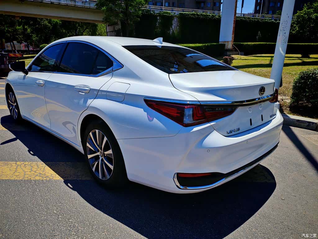 Lexus ES, 2019 6