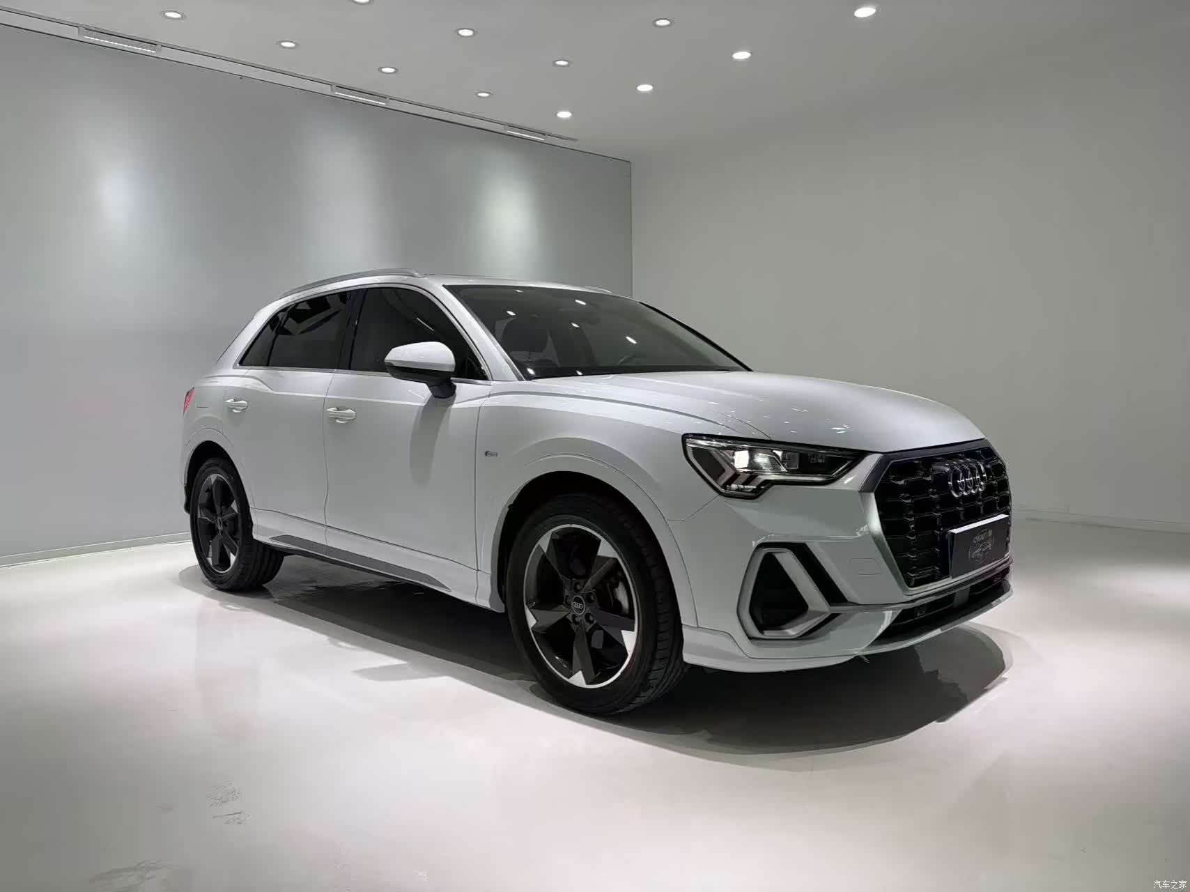 Audi Q3, 2022 3