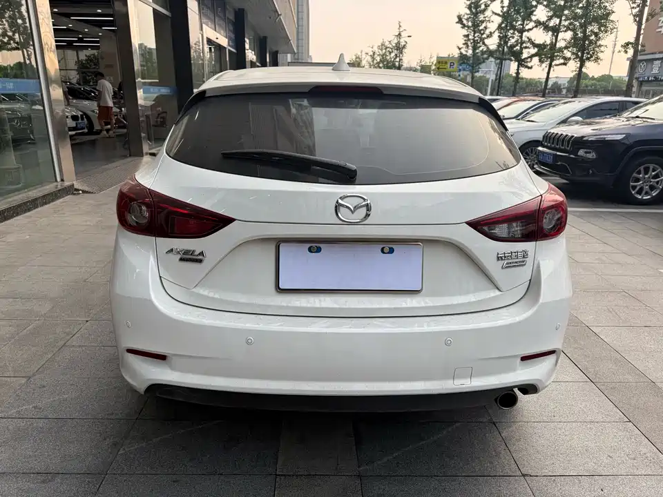 Mazda 3 Angkesaila