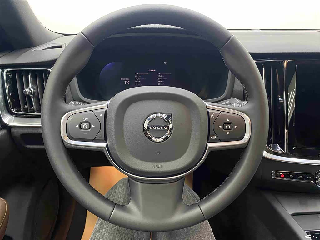 Volvo S60, 2026 13