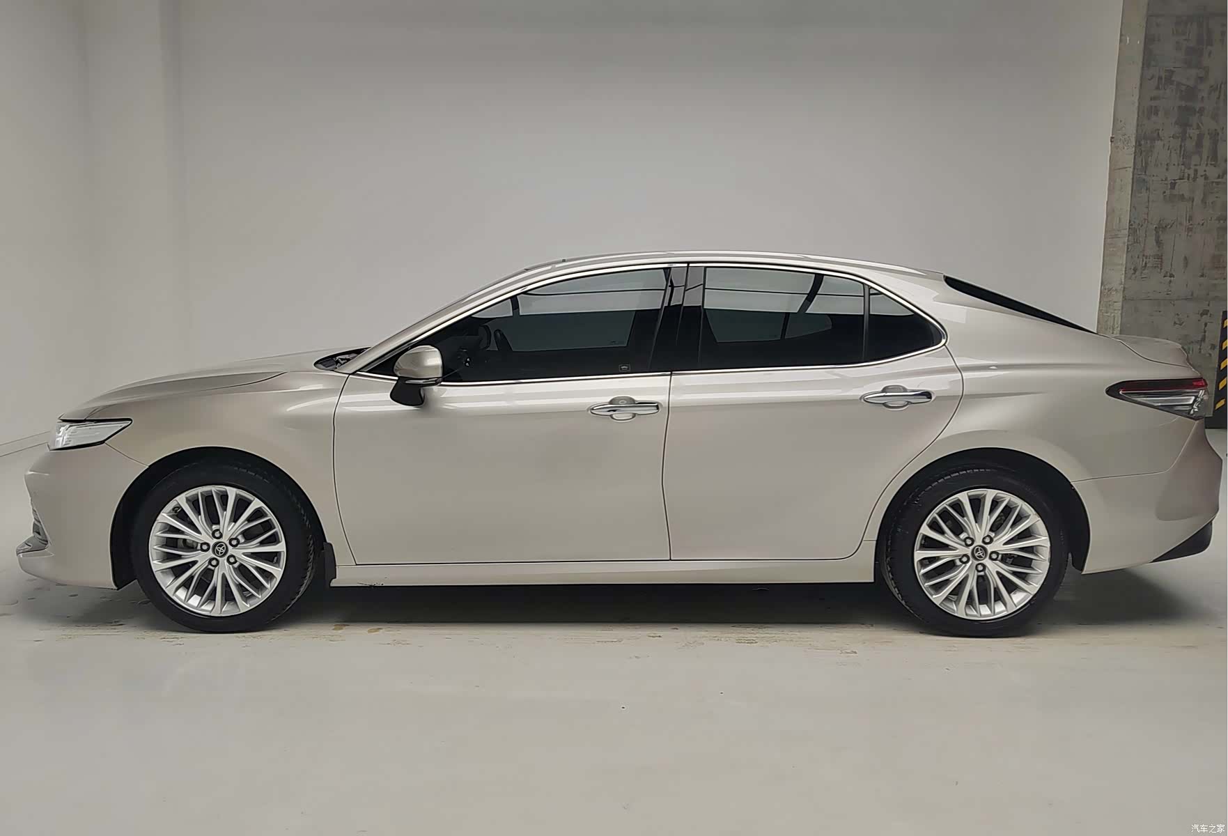Toyota Camry, 2020 9