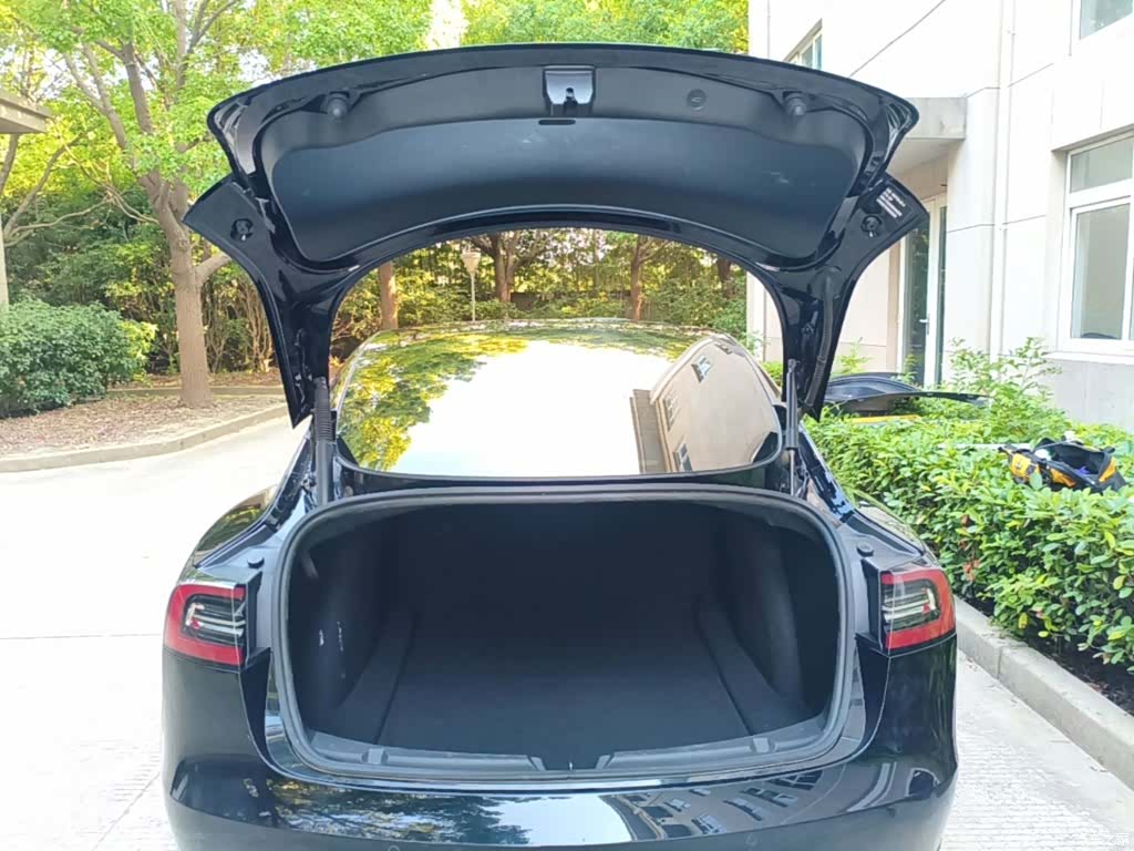 Tesla Model 3, 2022 15