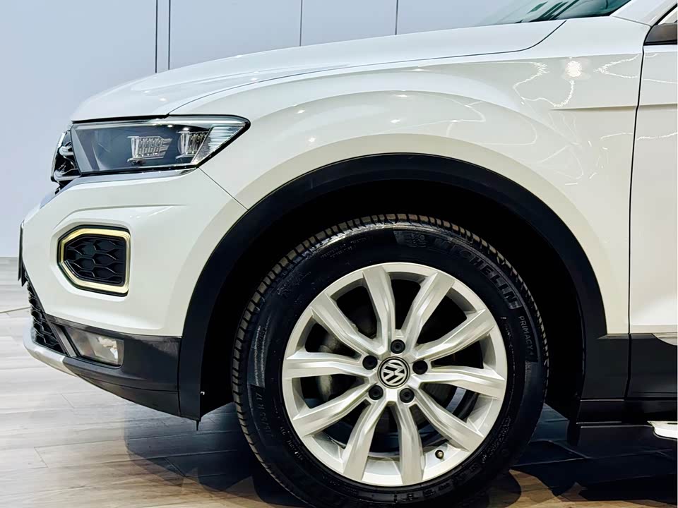 Volkswagen T-ROC exploring Songs