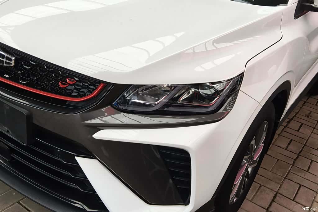 Geely Coolray, 2022 все фото