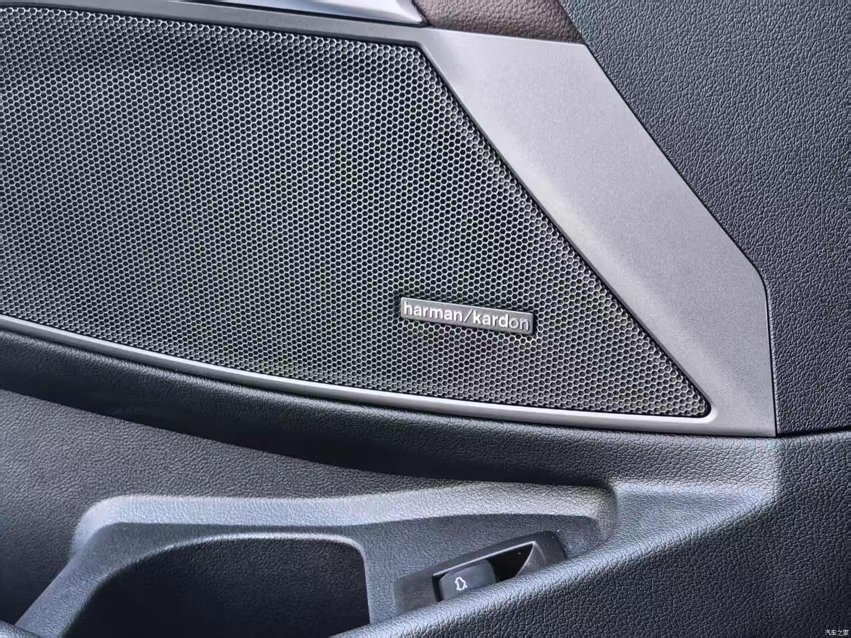 BMW 3 Series, 2025 10