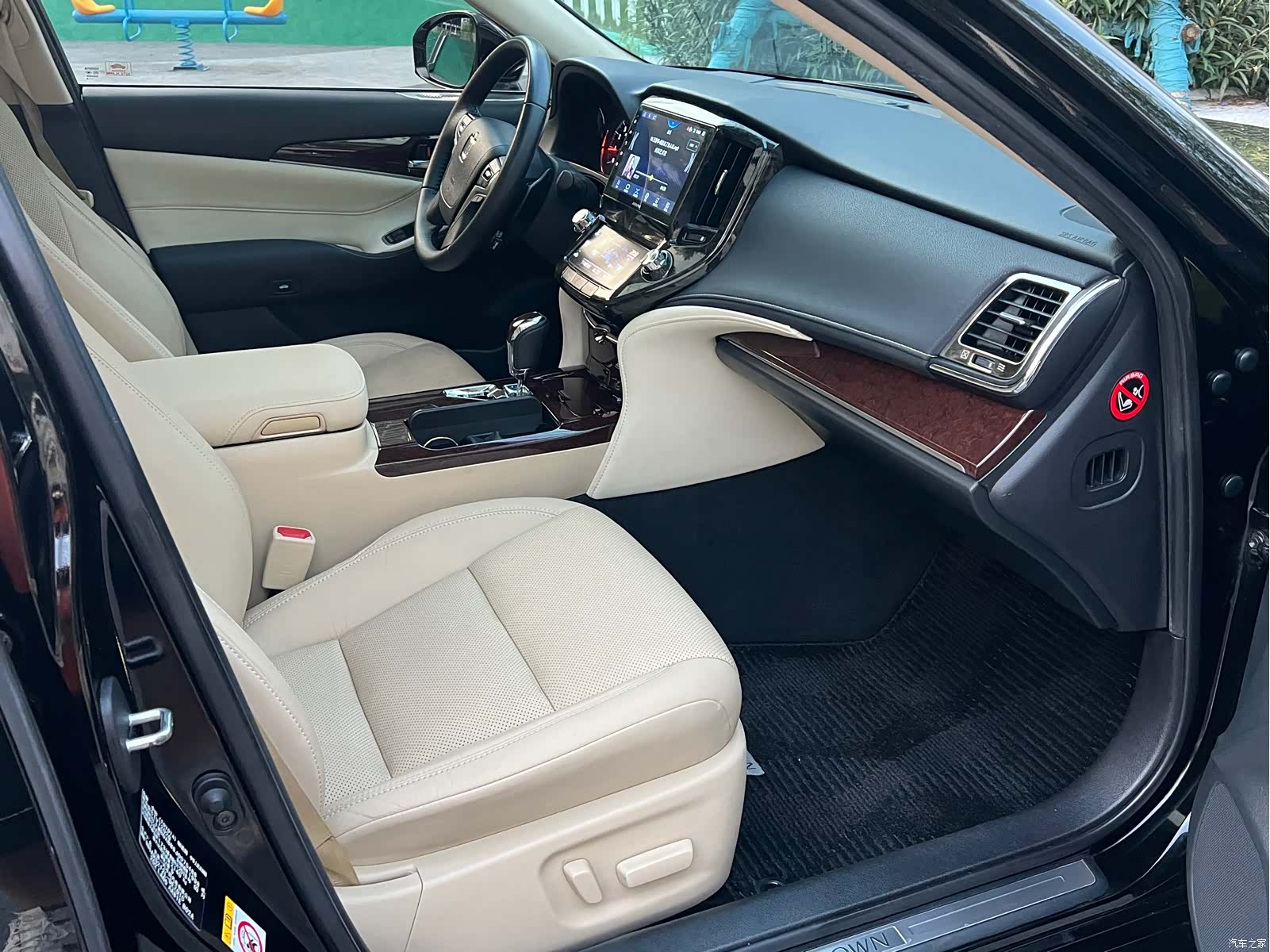 Toyota Crown, 2018 11