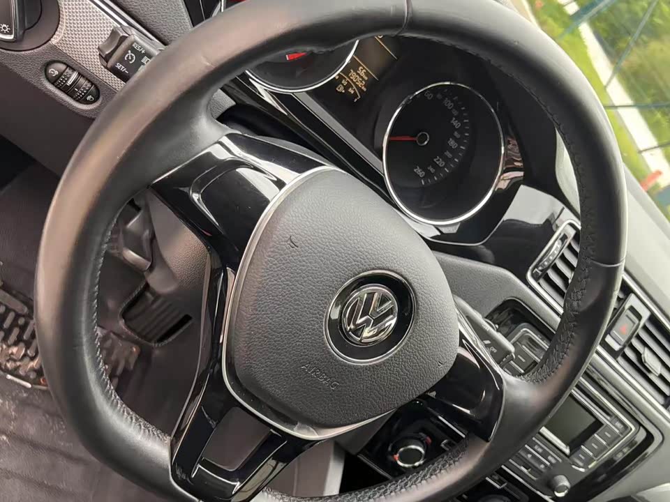 Volkswagen Sagitar Volkswagen Sagitar