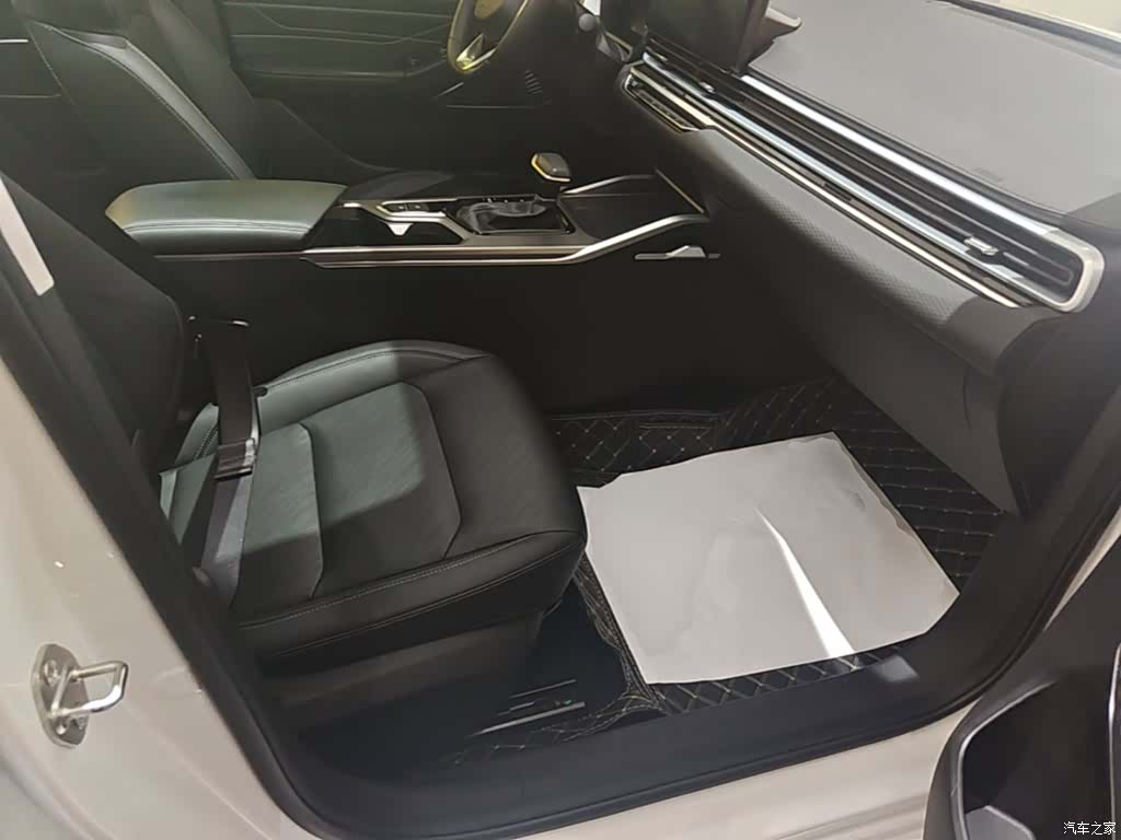 Geely Emgrand, 2022 25