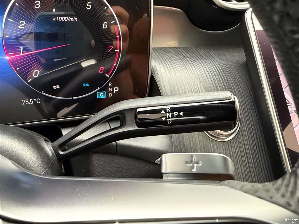 Mercedes-Benz GLC, 2024 23