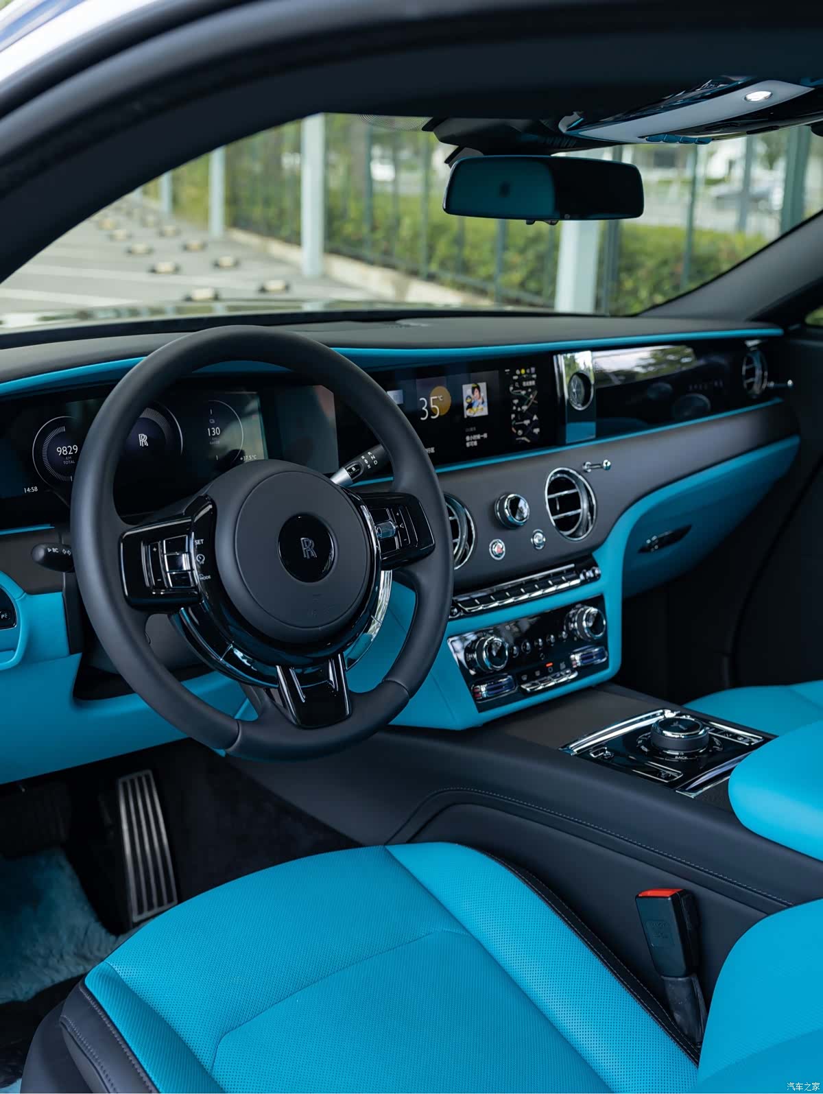 Rolls-Royce Spectre, 2024 10