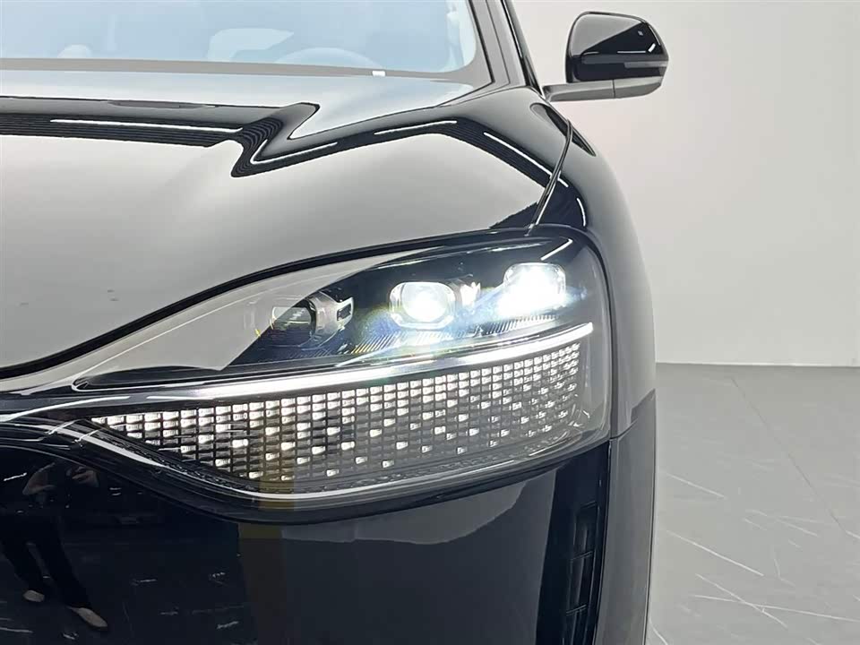 AITO Ask the world M9