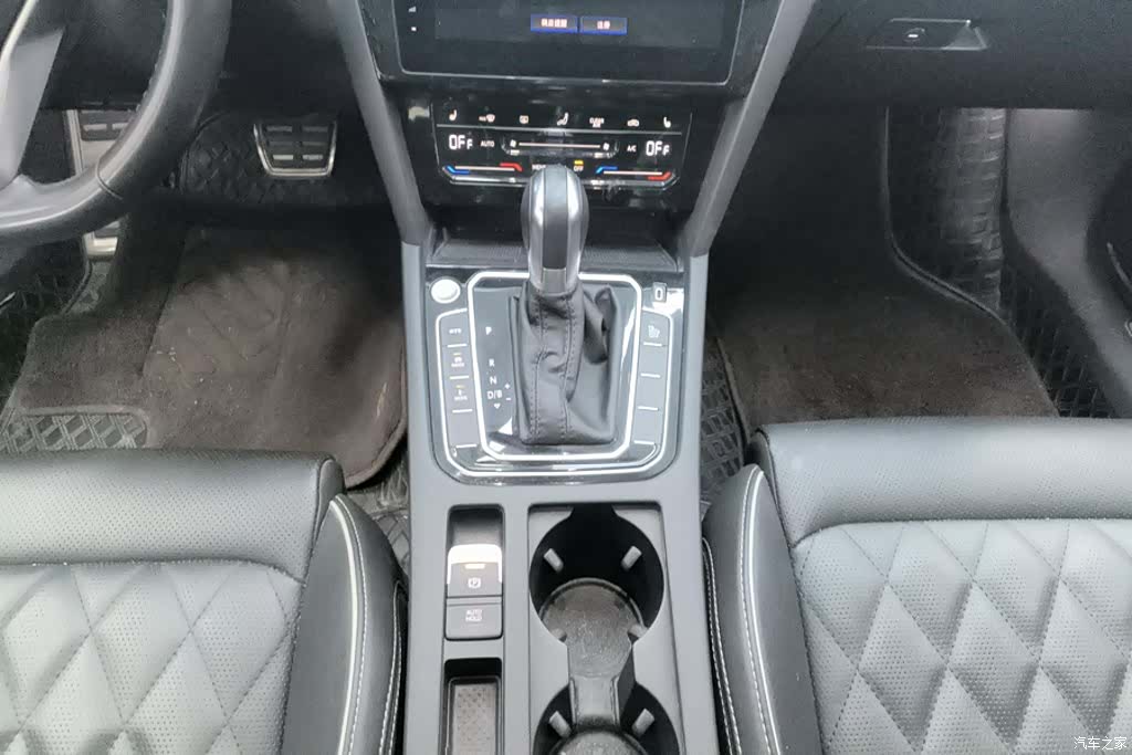 Volkswagen Magotan, 2023 16