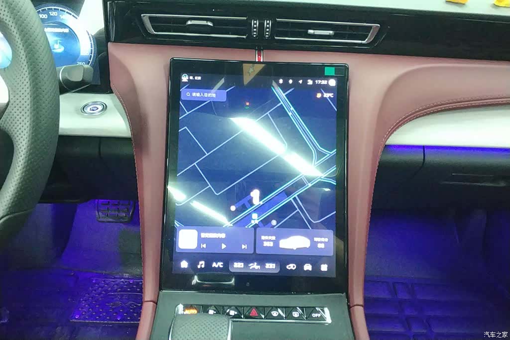 Hongqi H5, 2025 13