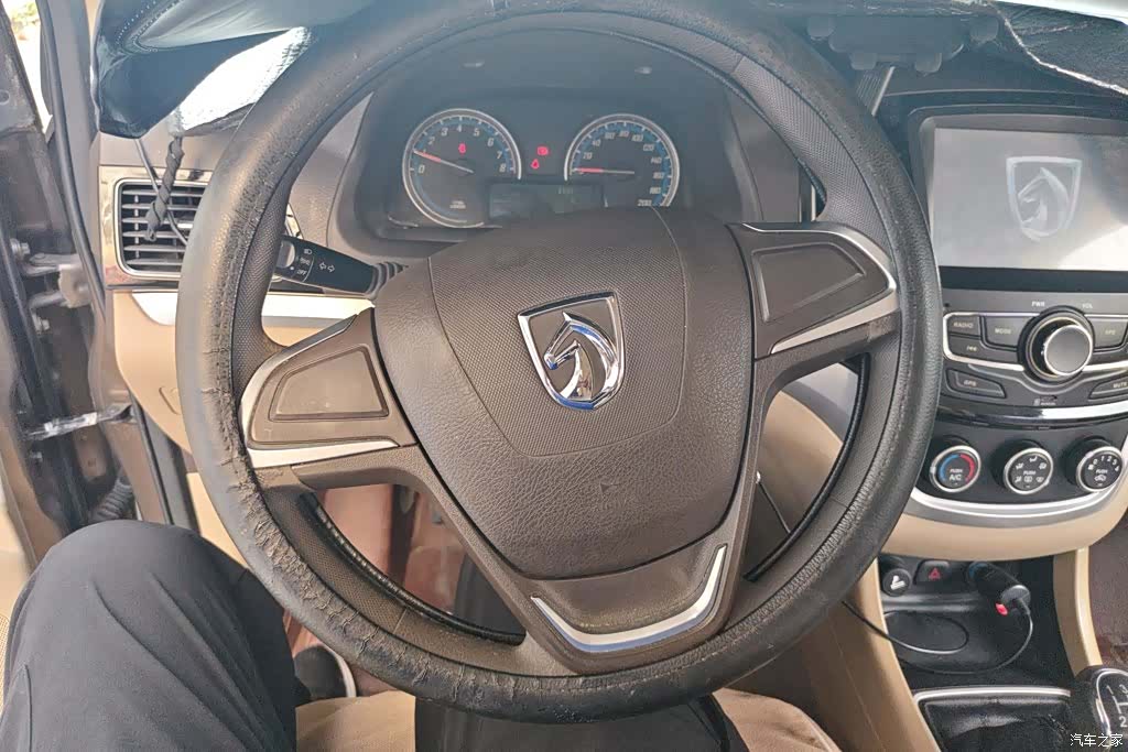 Wuling 730, 2014 15
