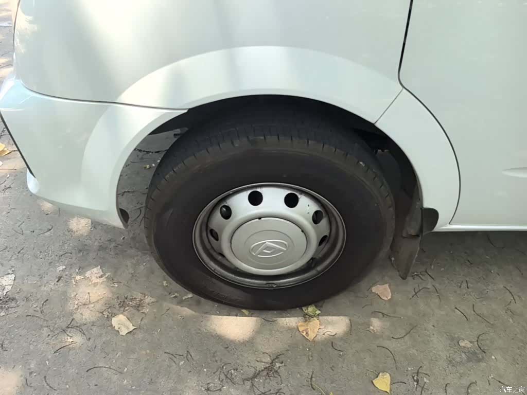 Maxus V80, 2026 23