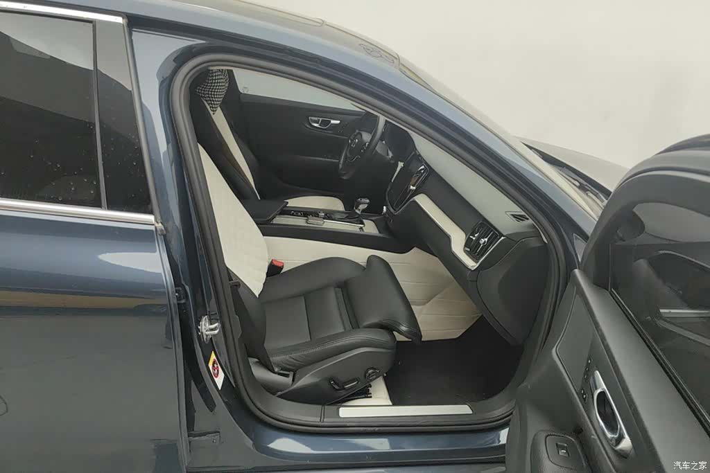 Volvo S60, 2021 8
