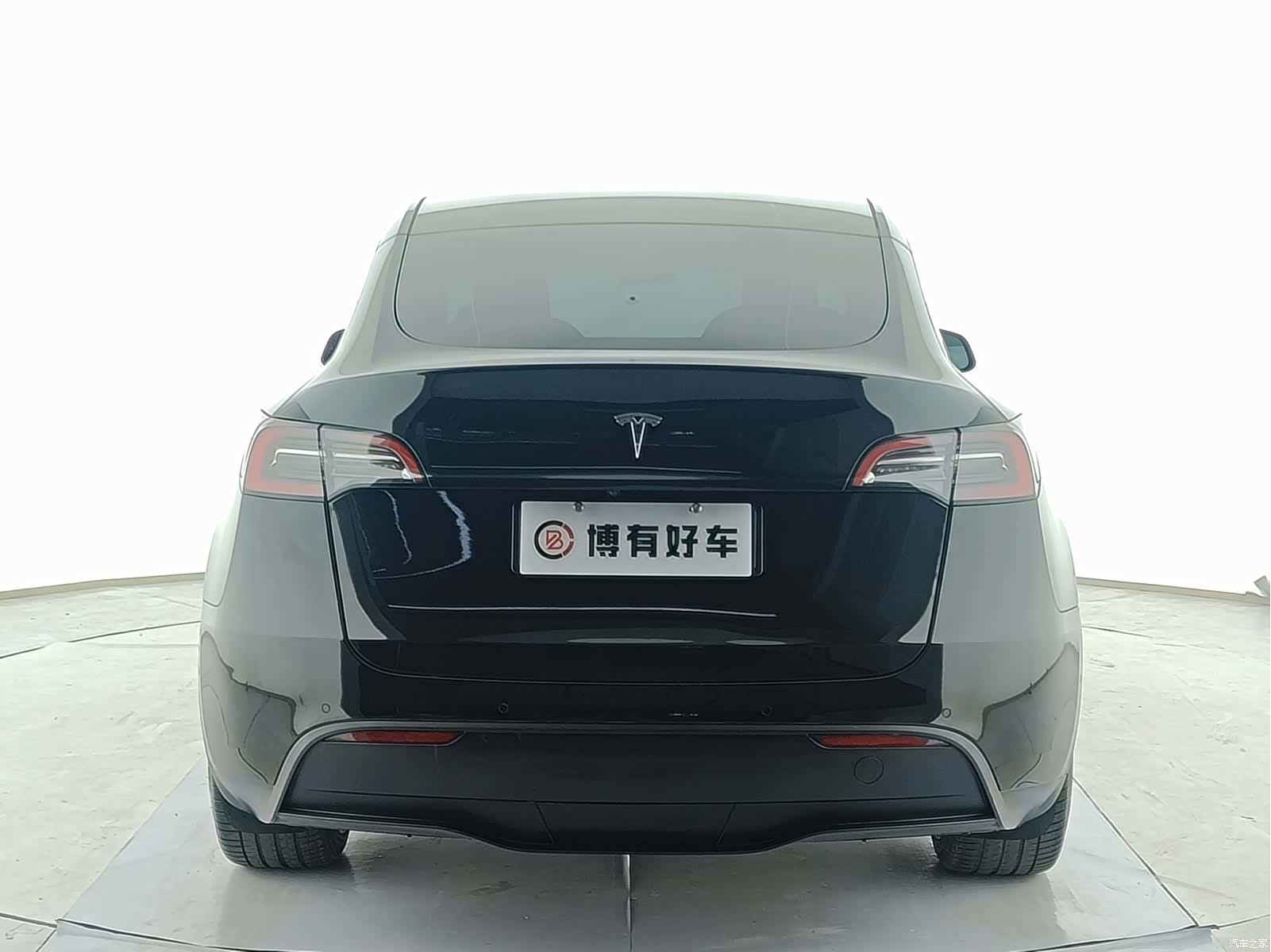 Tesla Model Y, 2023 все фото
