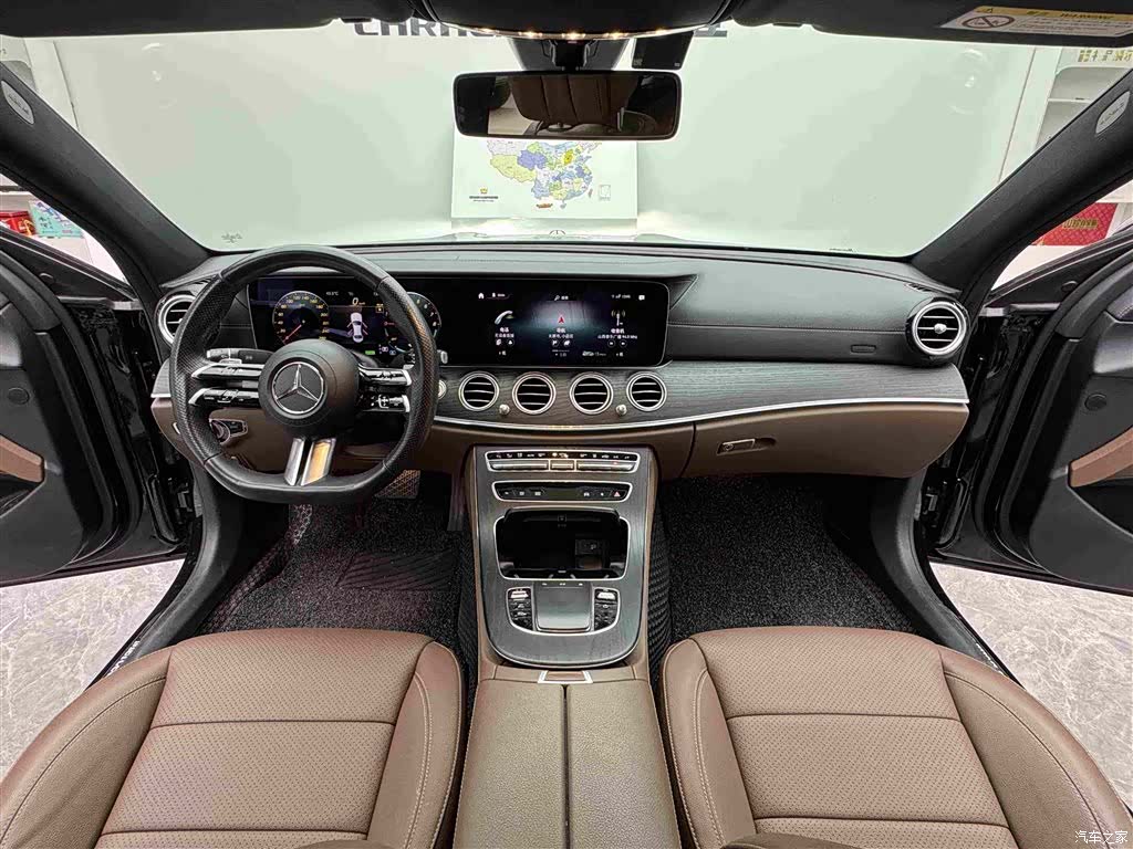 Mercedes-Benz E-Class, 2023 11