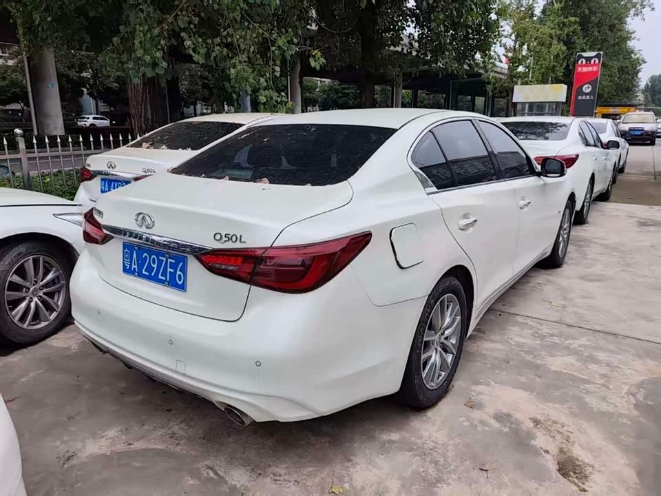 Infiniti Q50L