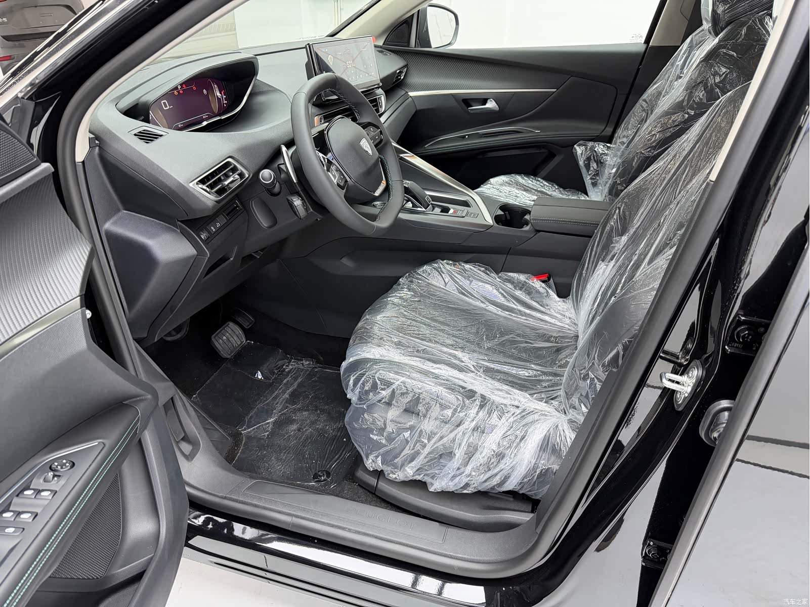 Peugeot 5008, 2026 11