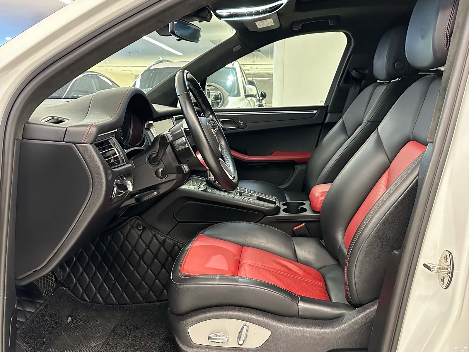 Porsche Macan, 2022 9