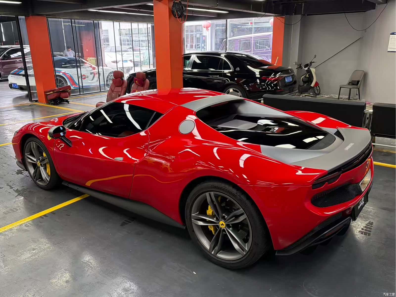 Ferrari 296, 2024 7