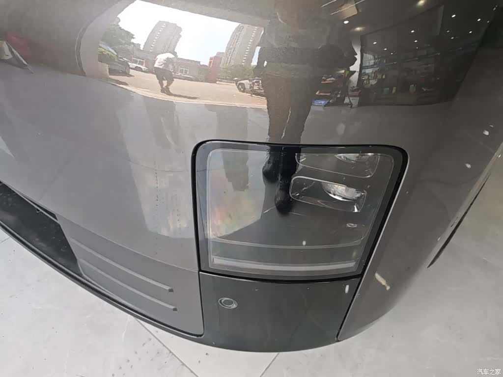 Li Auto MEGA, 2025 24