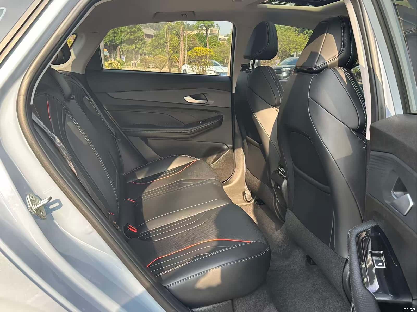 Geely Binray, 2025 11