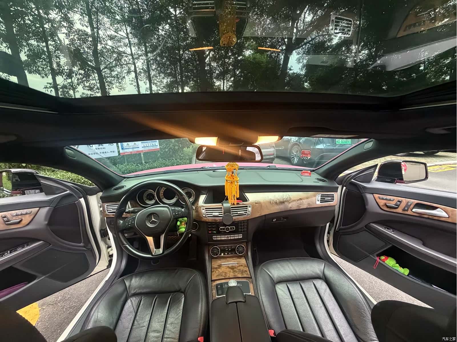 Mercedes-Benz CLS, 2015 6