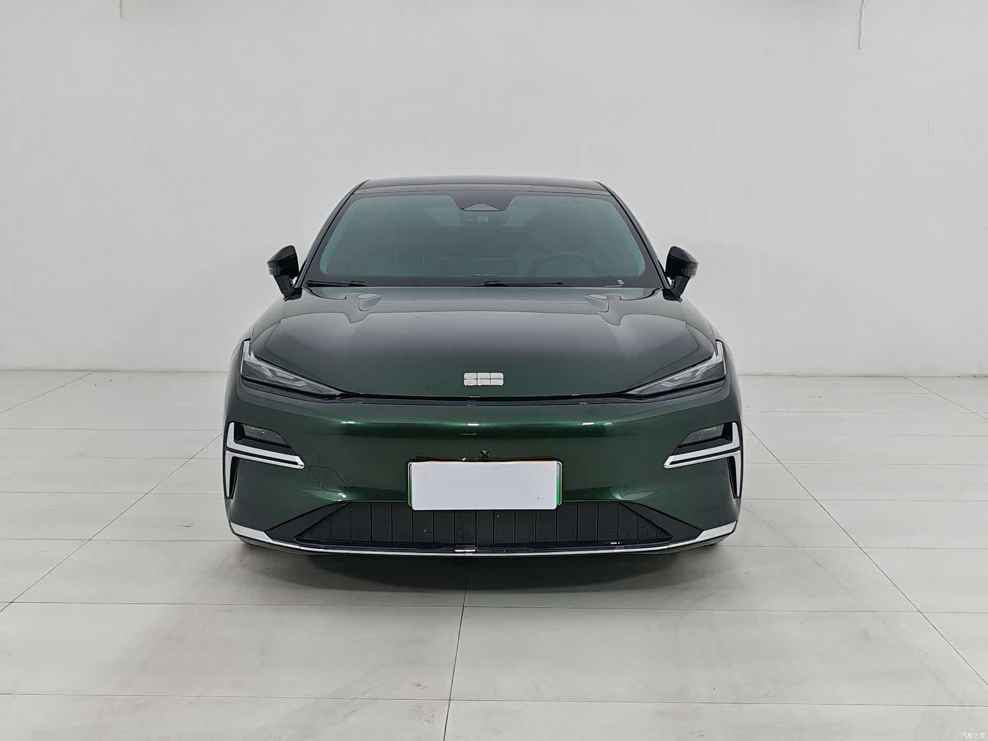 Geely 8, 2025 3