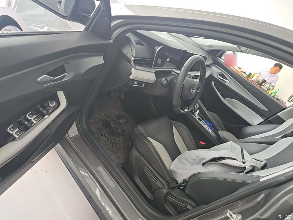 Geely Binray, 2024 18