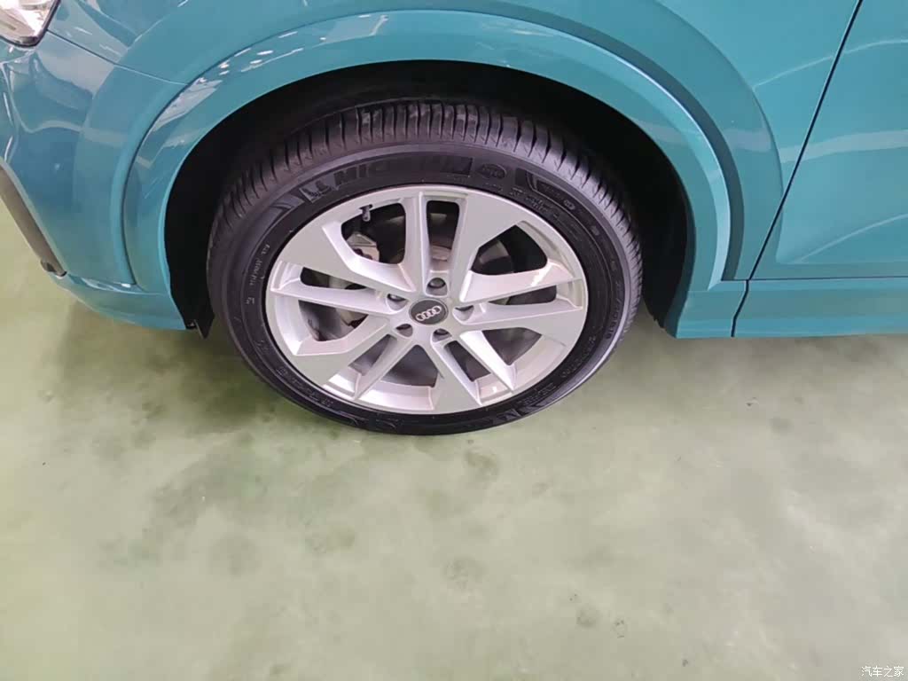 Audi Q2L, 2018 23