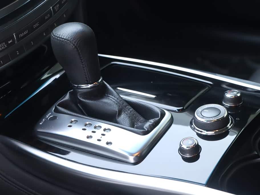 Infiniti Q70 Infiniti Q70
