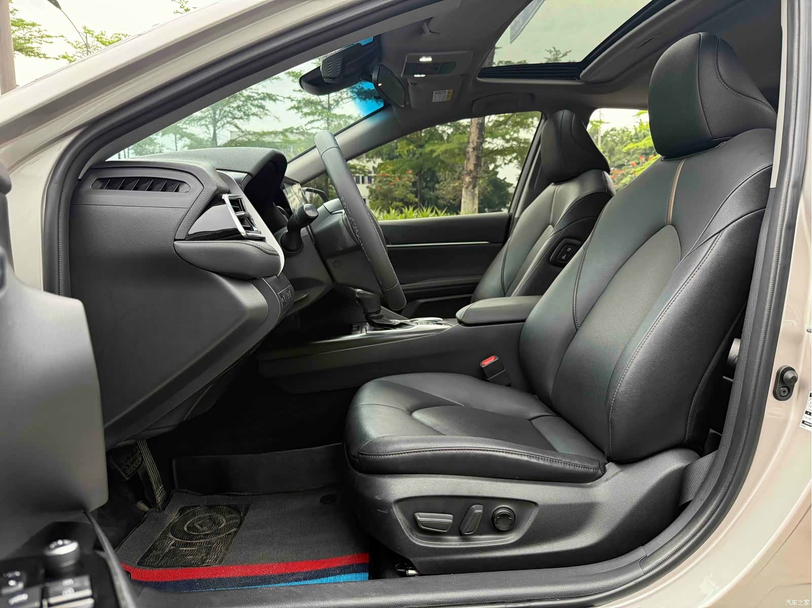 Toyota Camry, 2021 все фото