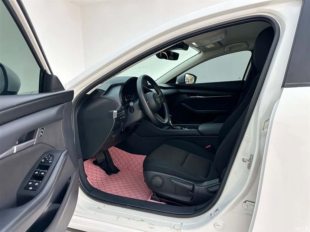 Mazda Mazda3, 2021 13