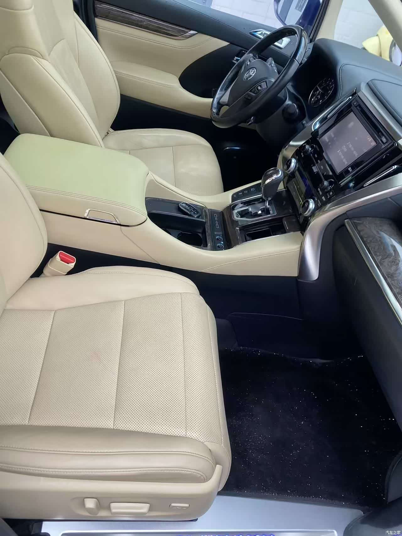 Toyota Alphard, 2019 9