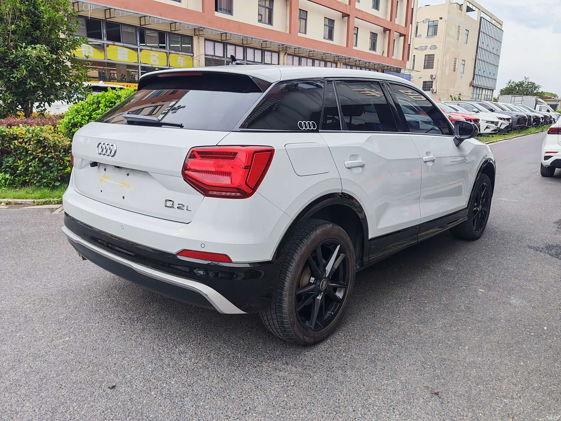 Audi Q2L, 2019 все фото