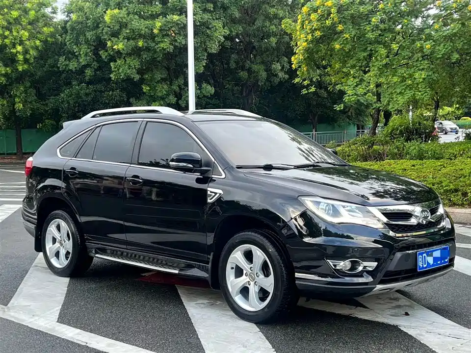 BYD S7