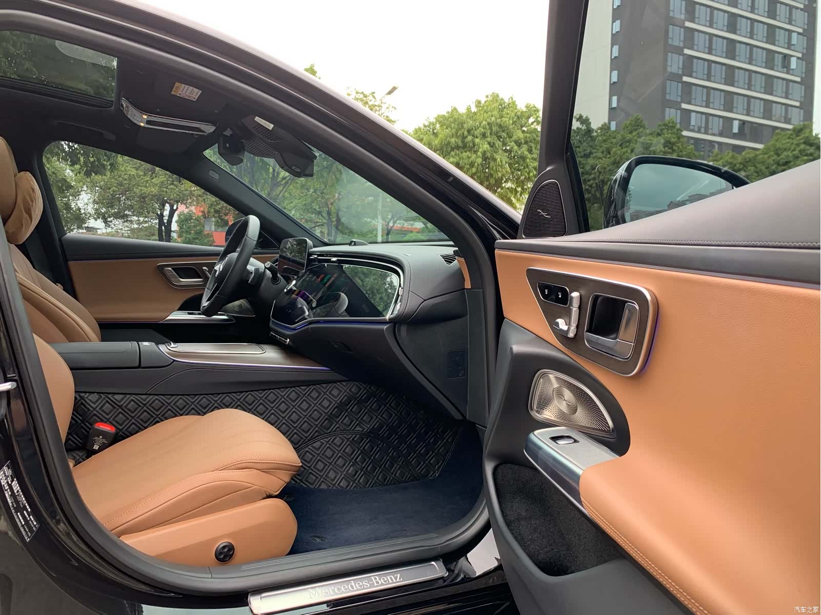 Mercedes-Benz E-Class, 2024 16