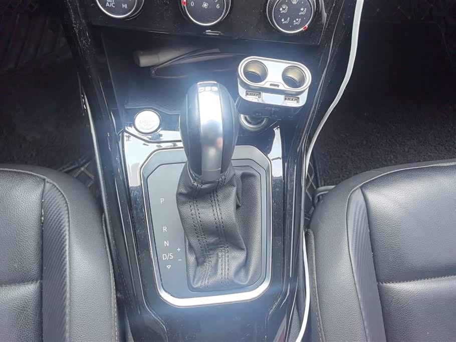 Volkswagen T-ROC exploring Songs