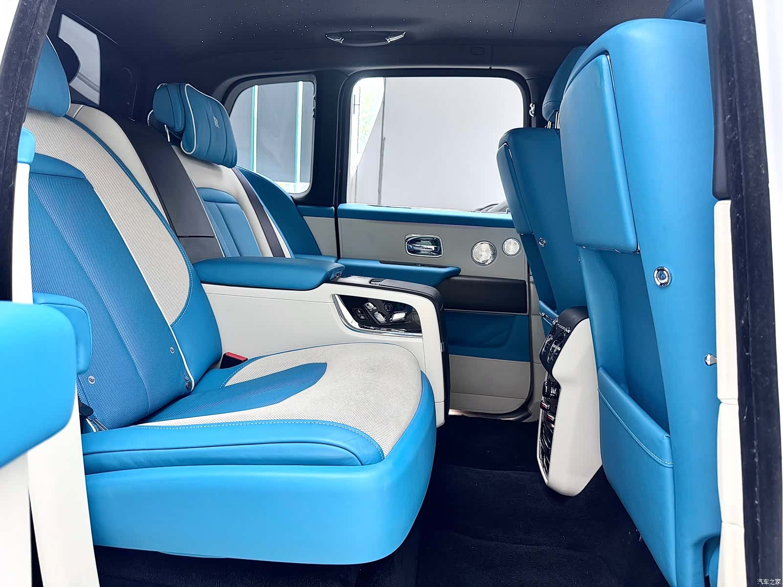 Rolls-Royce Cullinan, 2021 15