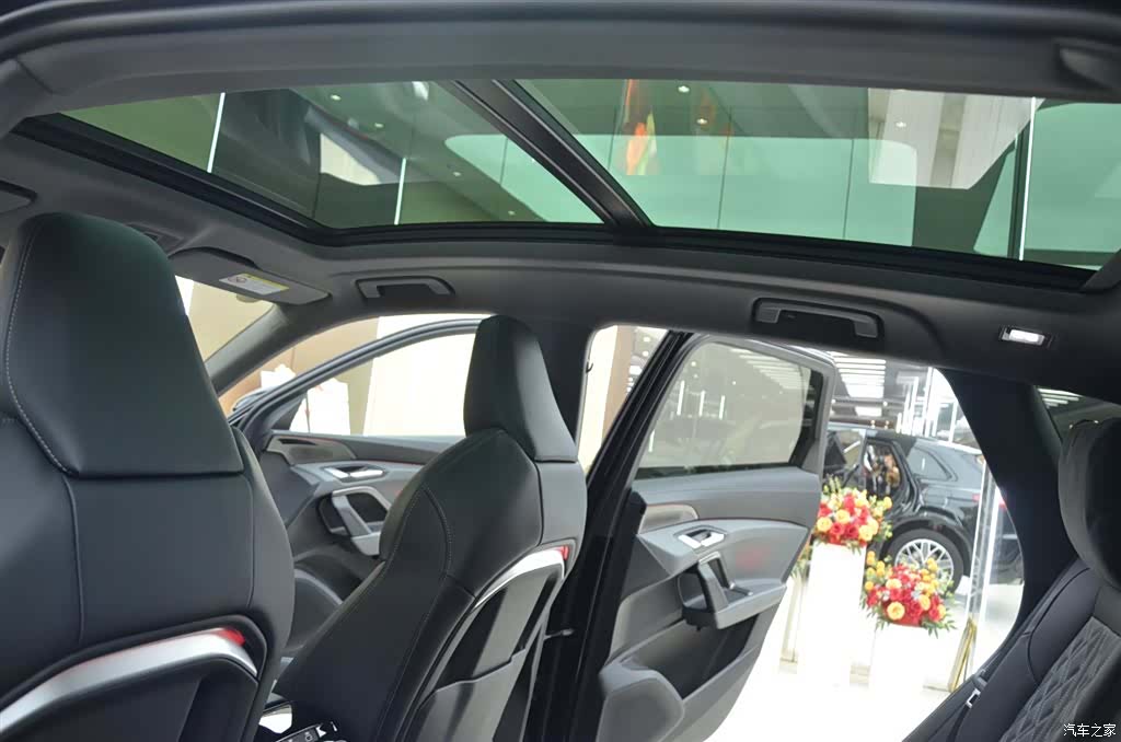 Audi Q5L, 2026 14
