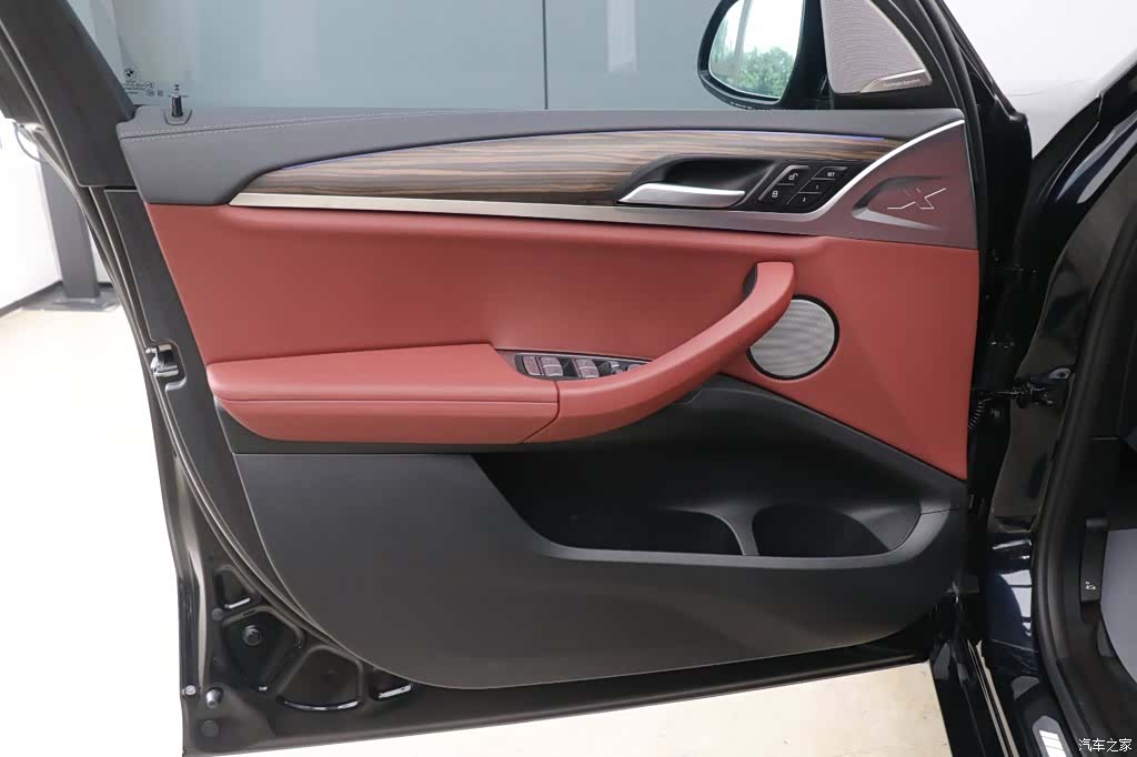 BMW X3, 2024 10